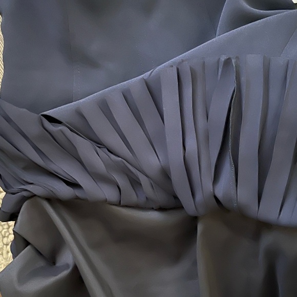 Cinq à Sept | Elegant Navy Catriona Silhouette Pleated Crepe Hem Dress | Size 2 - Picture 12 of 14